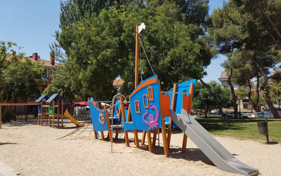 Nuevos juegos infantiles en el parque Sur