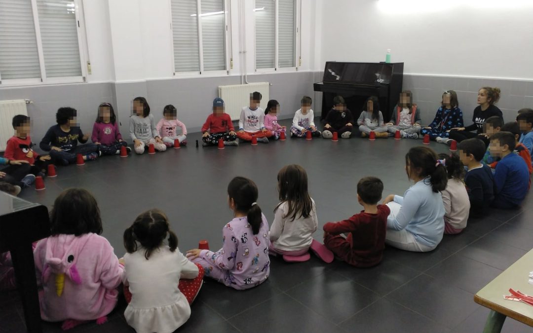30 niños y niñas participaron en la Noche Musical de la EMMDT