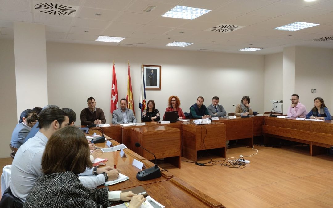 Encuentro de empresas en la clausura de Velilla Conect@ Empleo
