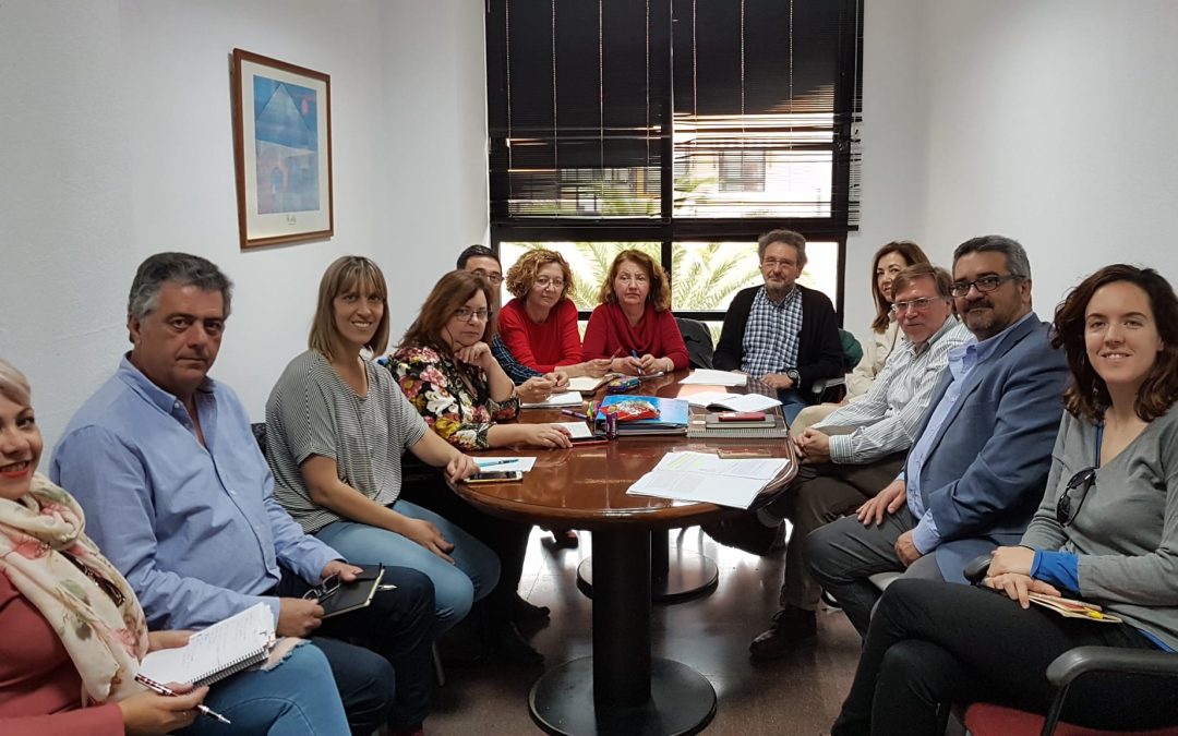 El grupo de municipios de la zona del sureste afectados por la mosca negra, se ha vuelto a reunir esta semana con representantes de la Federación Madrileña de Municipios en el Ayuntamiento de Velilla
