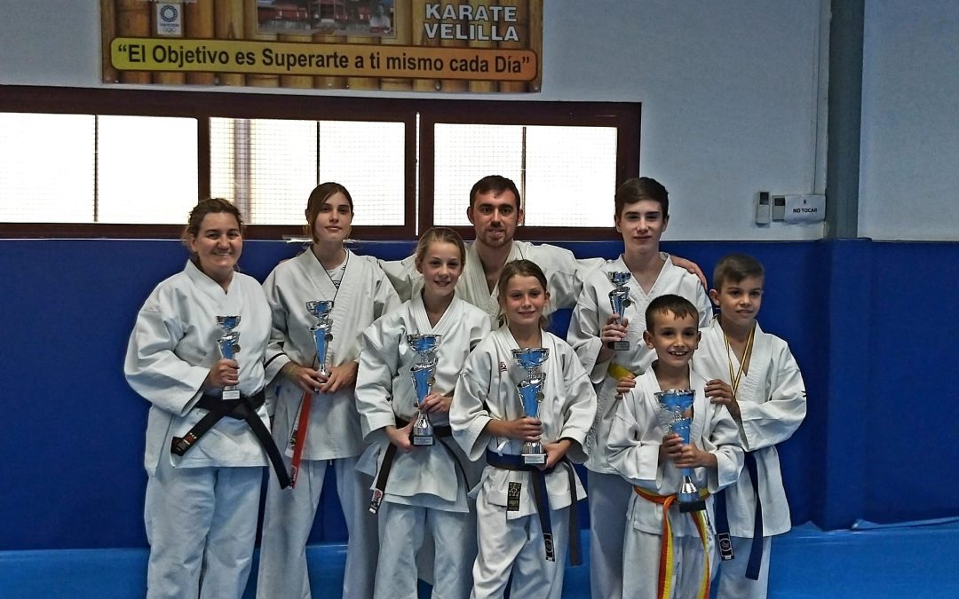 Los karatekas velilleros continúan cosechando éxitos