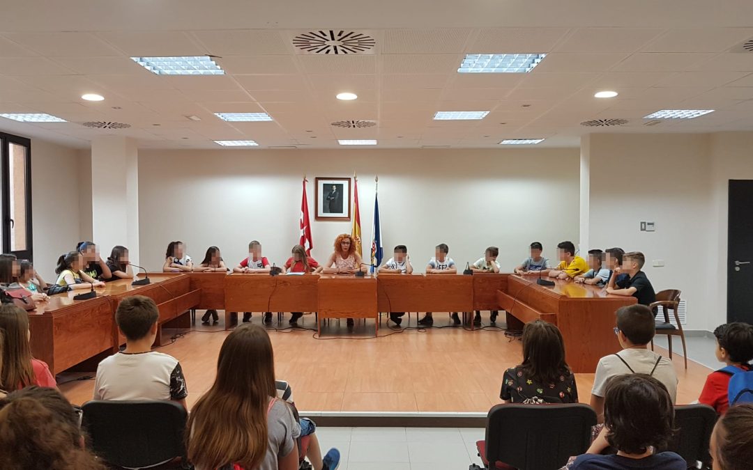 Alumnado del CEIP Francisco Tomás y Valiente ha visitado esta mañana el Ayuntamiento