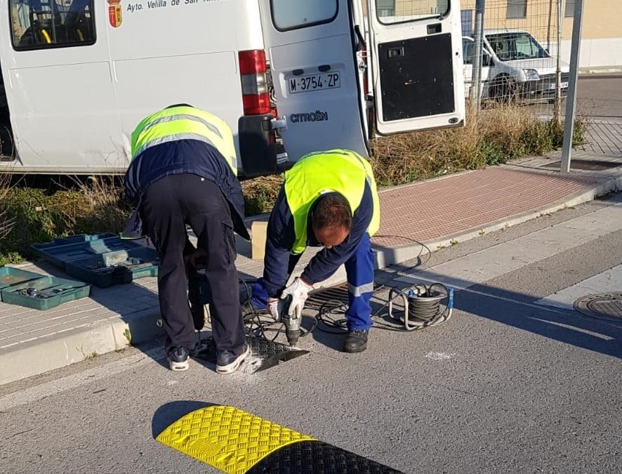 El Ayuntamiento de Velilla instala reductores de velocidad en el sector XXIII para mejorar la seguridad vial