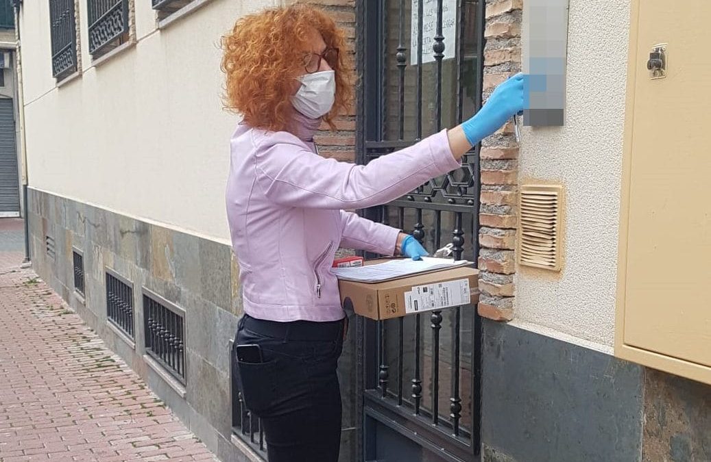 Repartidos todos los ordenadores y tarjetas de conexión a internet que el Ayuntamiento ha facilitado a familias de Velilla