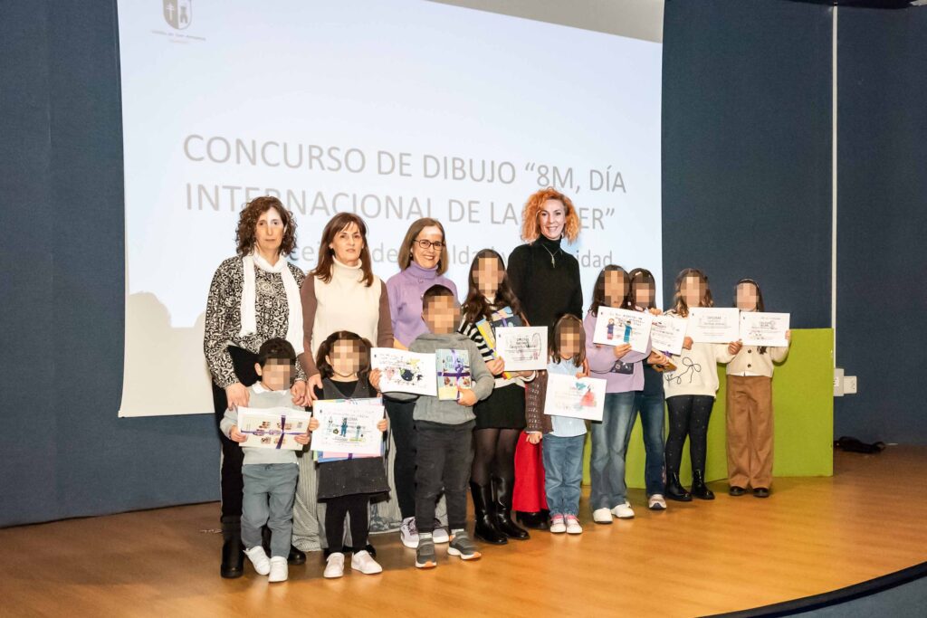 20250307 expo dibujos y entrega premios igualdad (66)