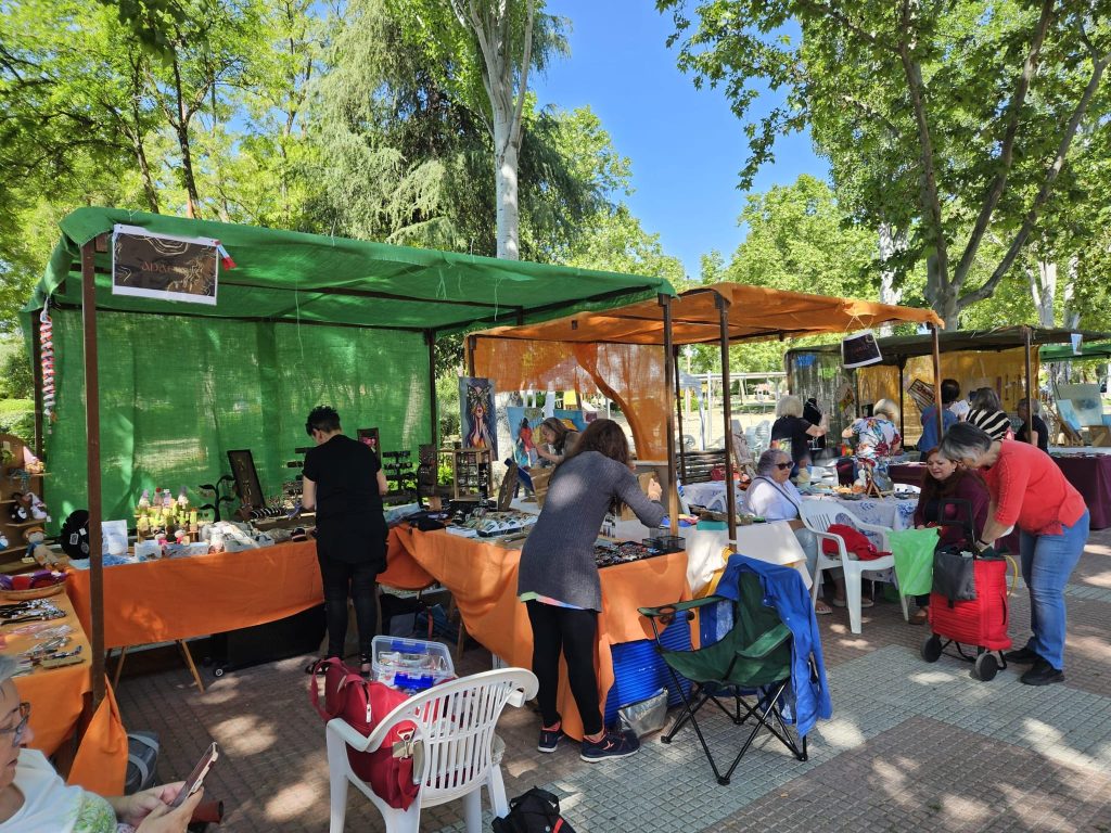 20250518 feria artesania y libro (46)