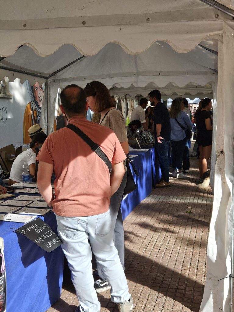 20250518 feria artesania y libro (6)