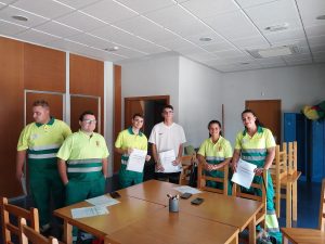 20250530 entrega diplomas curso jardineria (22)