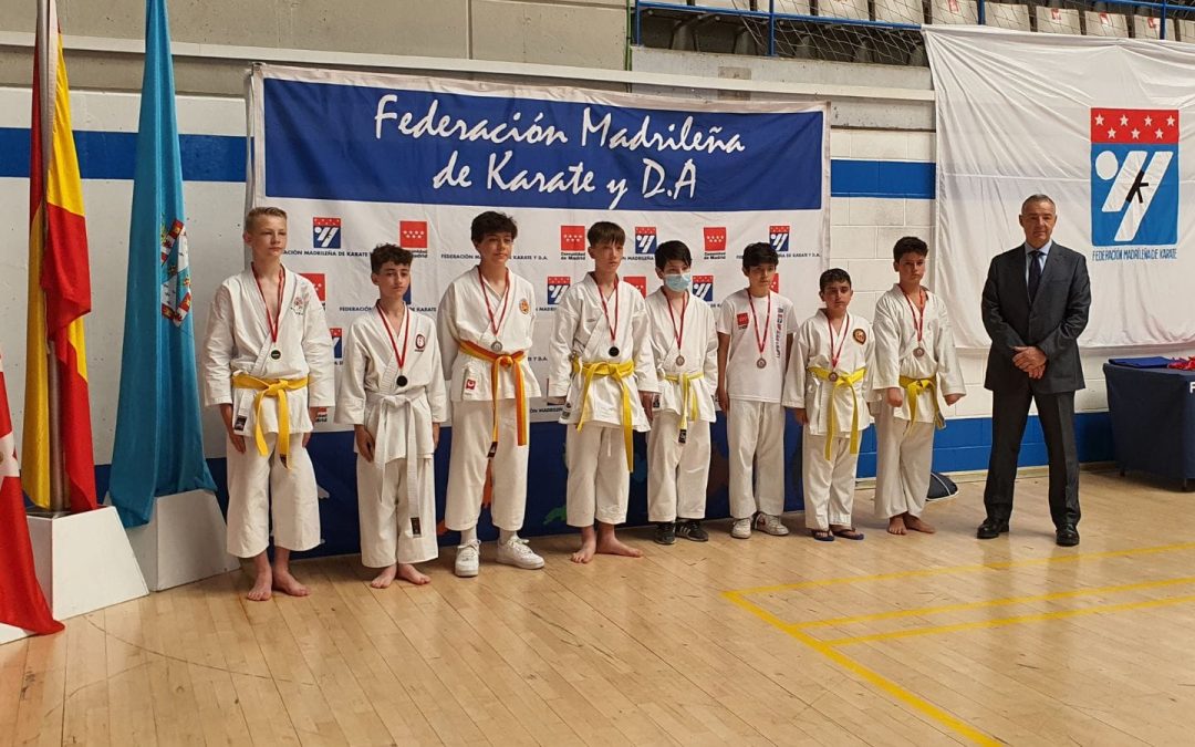 El karate velillero continúa destacando en el Campeonato Autonómico Deuko