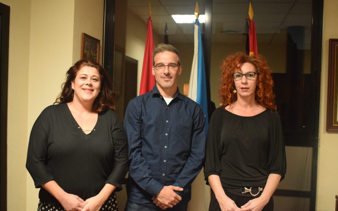 La Alcaldesa y la Concejala de Infancia y Juventud reciben a David Calle