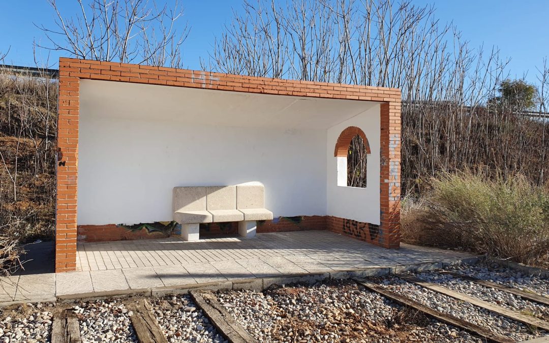 Finalizan los trabajos de restauración de los apeaderos de la antigua vía del Tren de la Azucarera