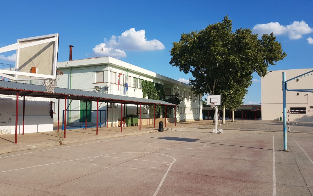 La Concejala de Educación solicita de nuevo a la Comunidad de Madrid, que cumpla con su responsabilidad de retirada del porche de uralita del CEIP Valdemera