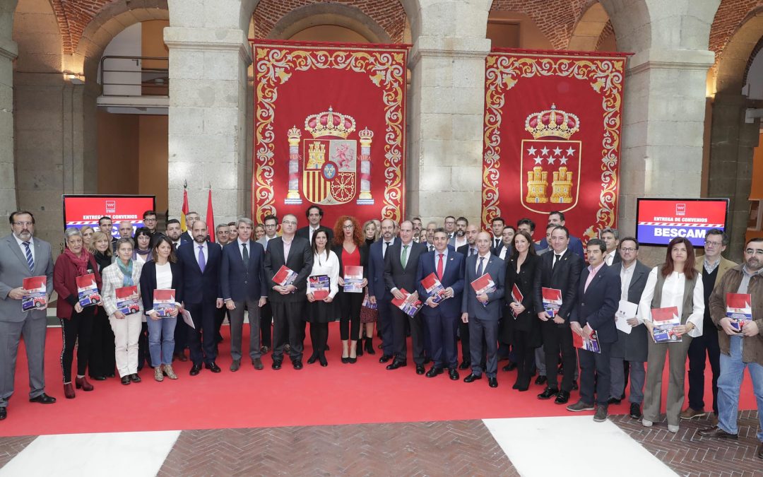La Alcaldesa de Velilla recogió ayer el convenio de colaboración de la BESCAM
