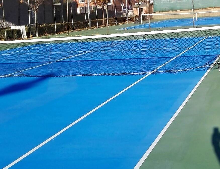Finalizadas las obras de las pistas de tenis, comienzan las obras de reparación de las pistas de pádel